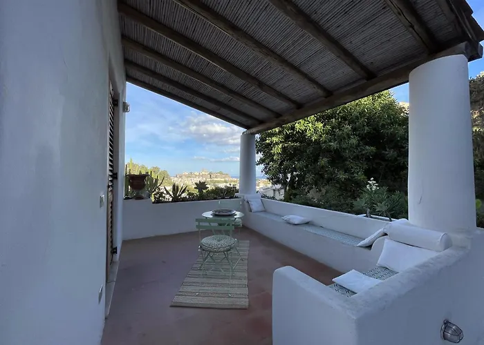 Con Vista Città di Lipari